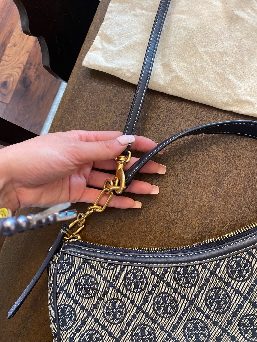 Tory Burch Navy and Beige Logo Jacquard Shoulder Bag - Picture 7 of 8